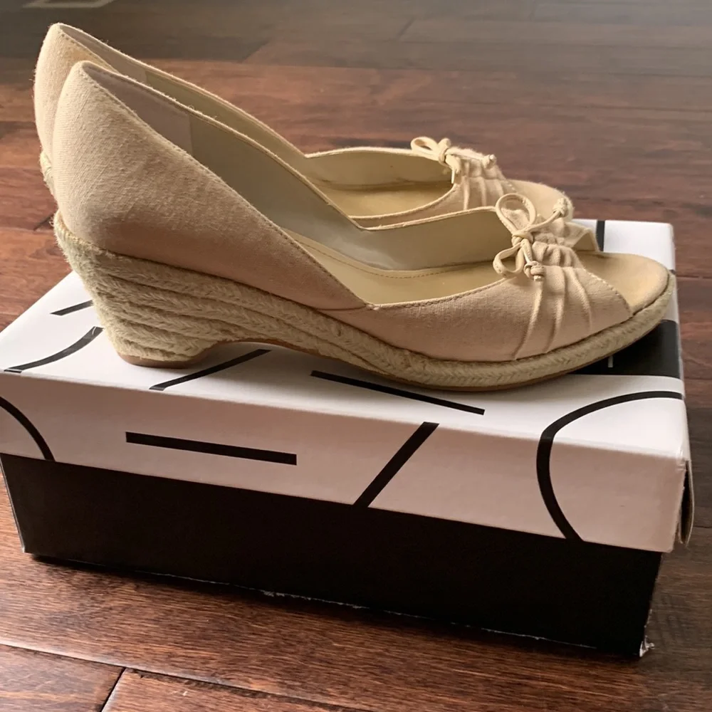 LOFT Beige Joey Peep Toe Espadrille Heeled Wedge Size 6.5